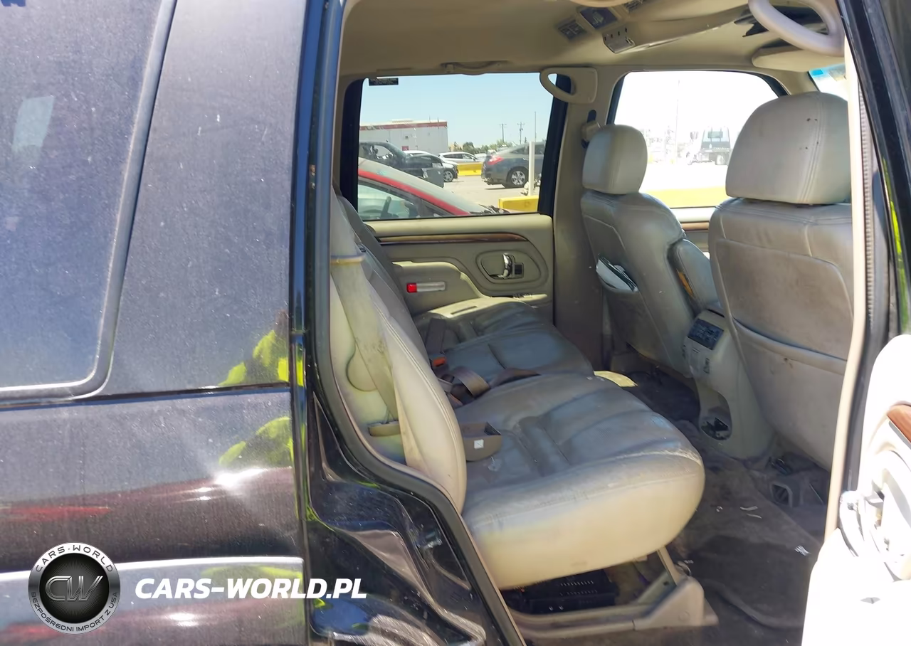 2000 Cadillac Escalade Standard VIN:1GYEK63R9YR202477 - 8