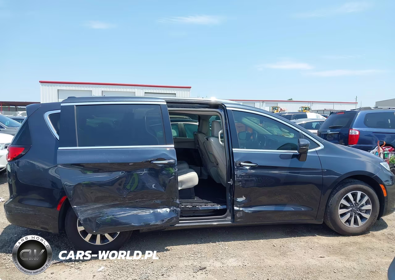 2021 Chrysler Pacifica Touring L VIN:2C4RC1BG4MR517215 - 13