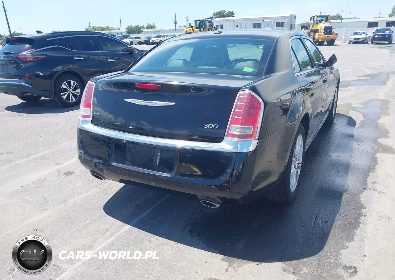 2014 Chrysler 300 VIN:2C3CCARG0EH341903 - 4
