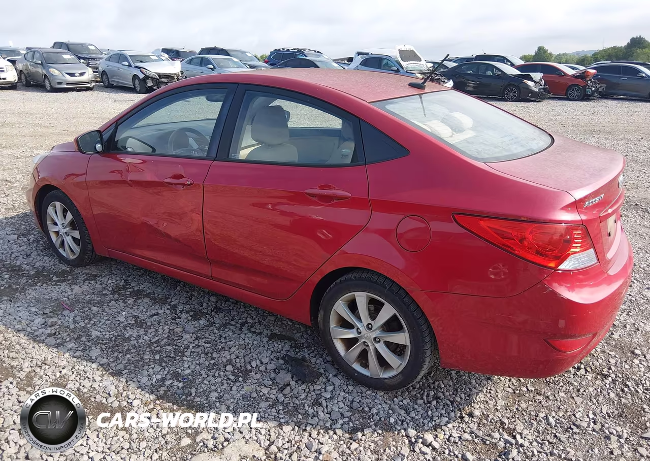 2013 Hyundai Accent Gls VIN:KMHCU4AE9DU429330 - 3