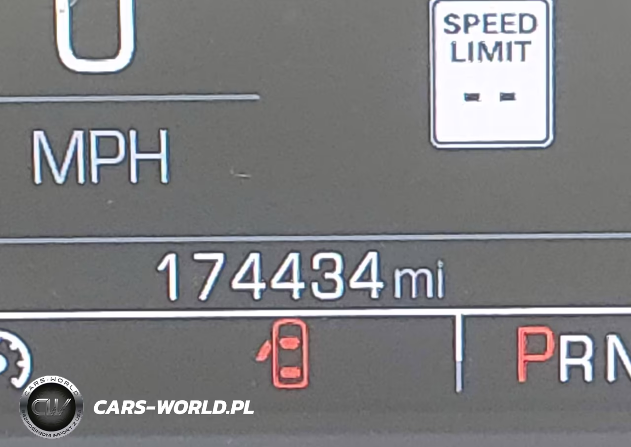 2018 Chevrolet Suburban Lt VIN:1GNSCHKC3JR303252 - 16