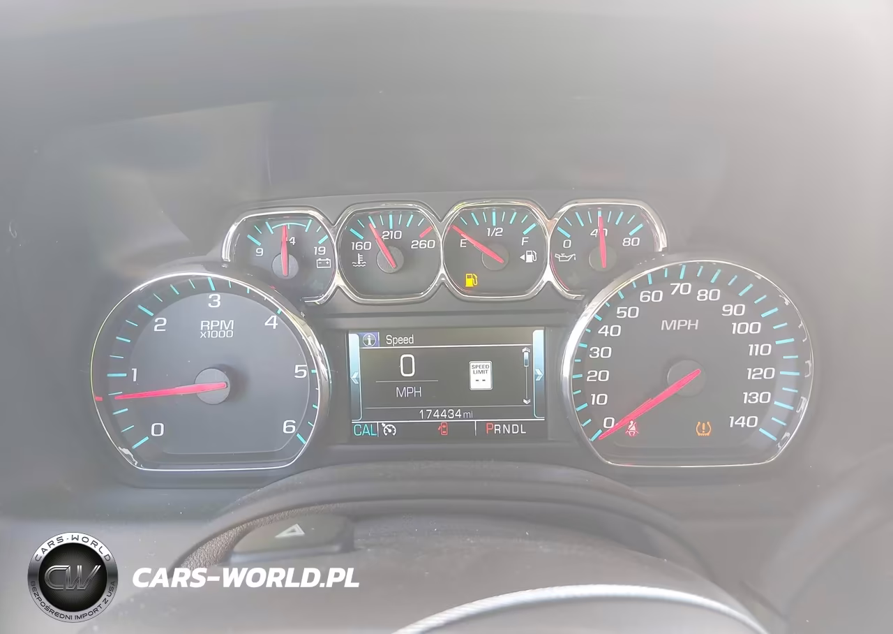 2018 Chevrolet Suburban Lt VIN:1GNSCHKC3JR303252 - 7