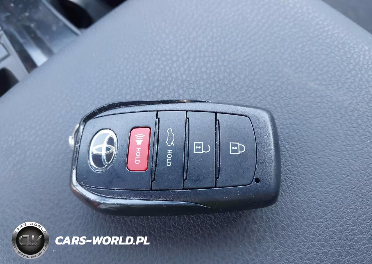 2026 Toyota Camry Le VIN:4T1DAACK3TU736229 - 11