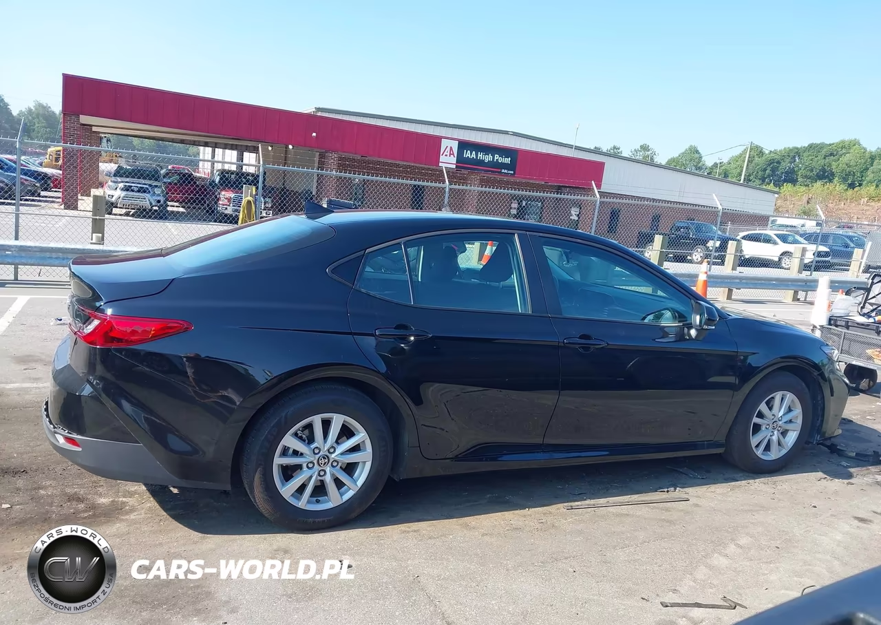 2026 Toyota Camry Le VIN:4T1DAACK3TU736229 - 14