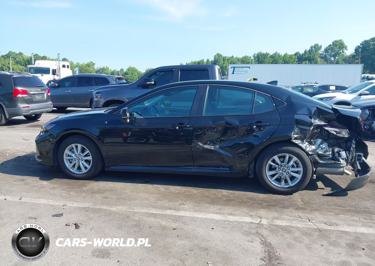 2026 Toyota Camry Le VIN:4T1DAACK3TU736229 - 15