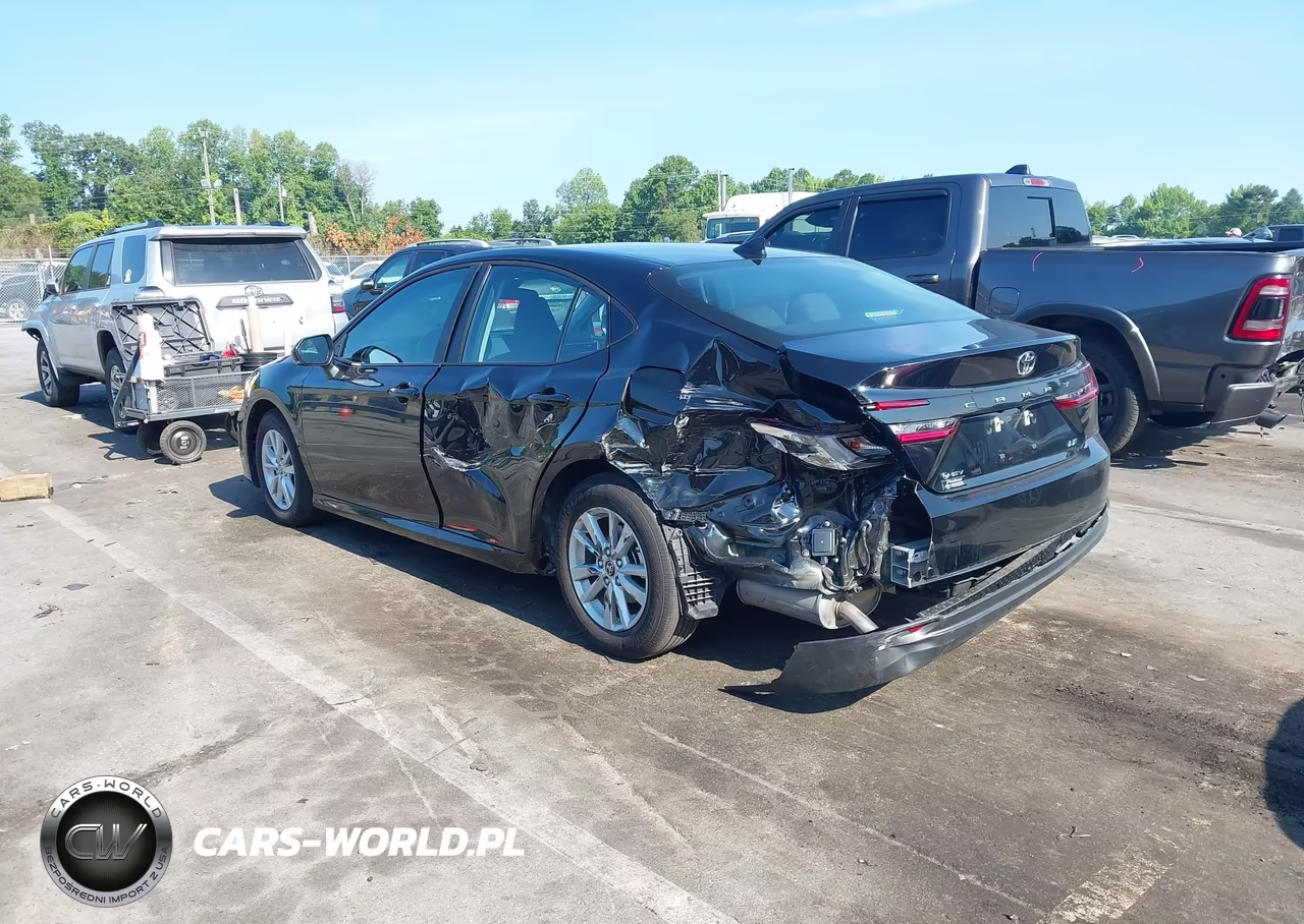 2026 Toyota Camry Le VIN:4T1DAACK3TU736229 - 3