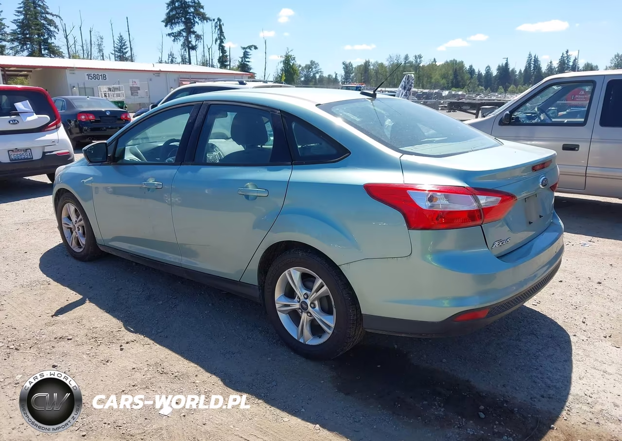 2012 Ford Focus Se VIN:1FAHP3F20CL411285 - 3