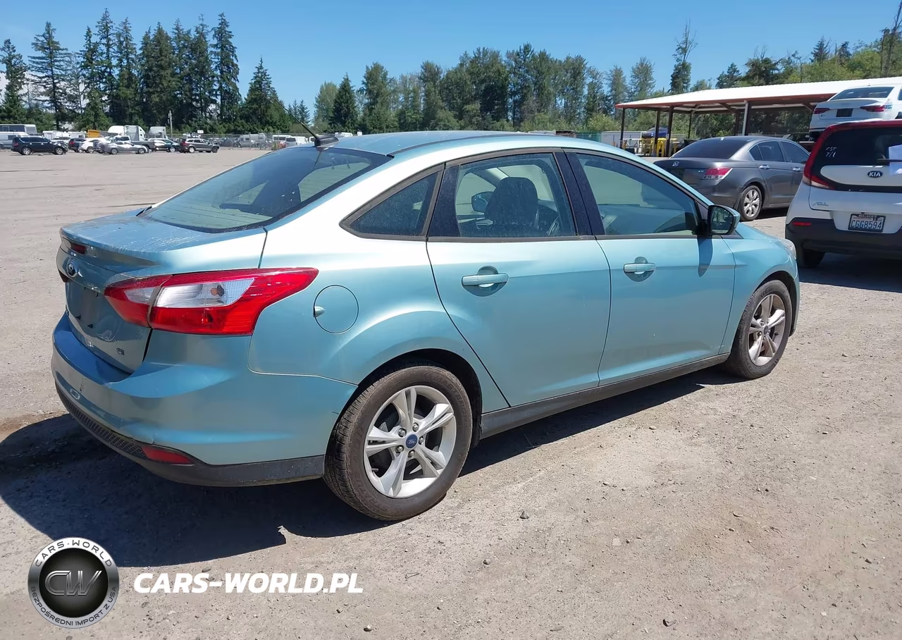2012 Ford Focus Se VIN:1FAHP3F20CL411285 - 4
