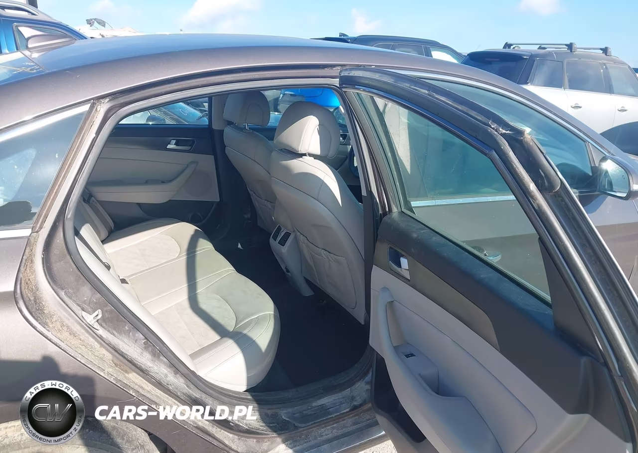 2016 Hyundai Sonata Sport VIN:5NPE34AF3GH312303 - 8