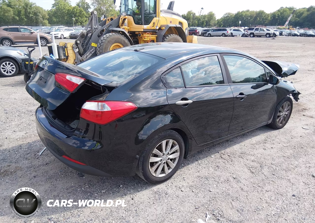 2015 Kia Forte Lx VIN:KNAFX4A6XF5415965 - 4