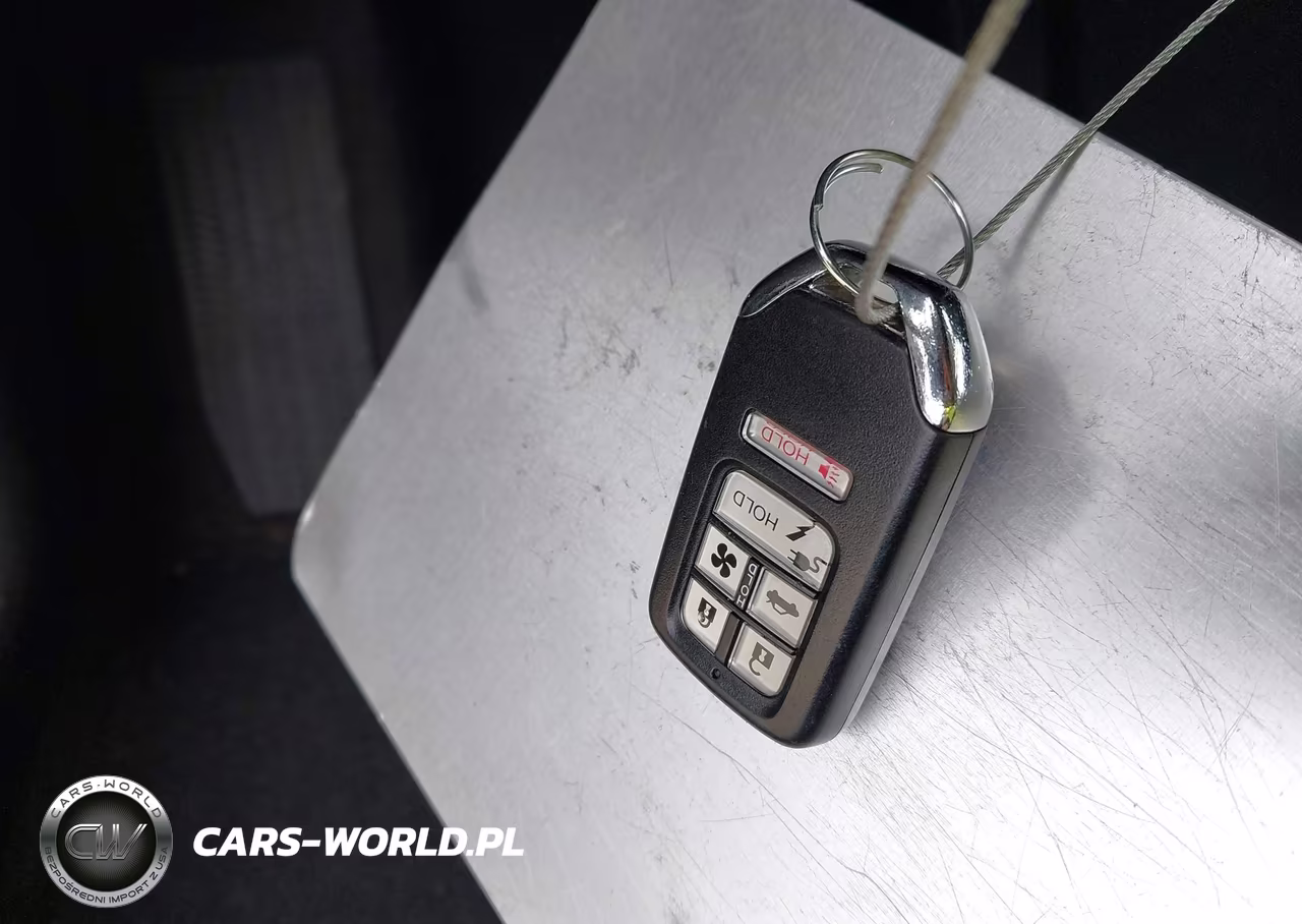 2018 Honda Clarity Plug-In Hybrid Touring VIN:JHMZC5F30JC020051 - 11