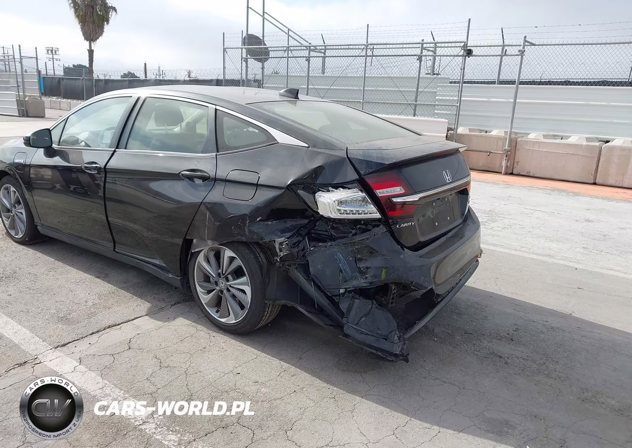 2018 Honda Clarity Plug-In Hybrid Touring VIN:JHMZC5F30JC020051 - 6