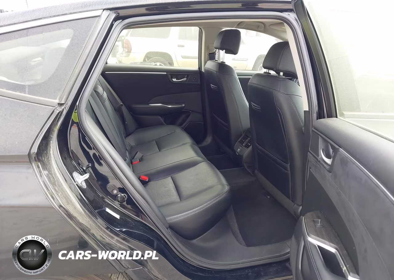 2018 Honda Clarity Plug-In Hybrid Touring VIN:JHMZC5F30JC020051 - 8