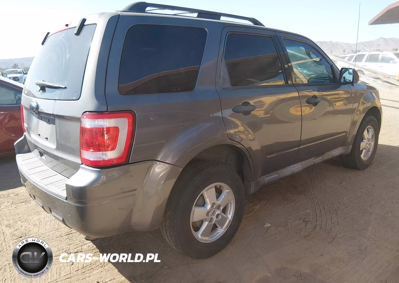 2011 Ford Escape Xlt VIN:1FMCU9D73BKA68843 - 4