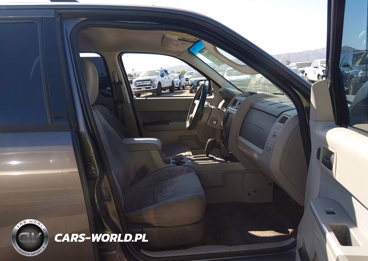 2011 Ford Escape Xlt VIN:1FMCU9D73BKA68843 - 5