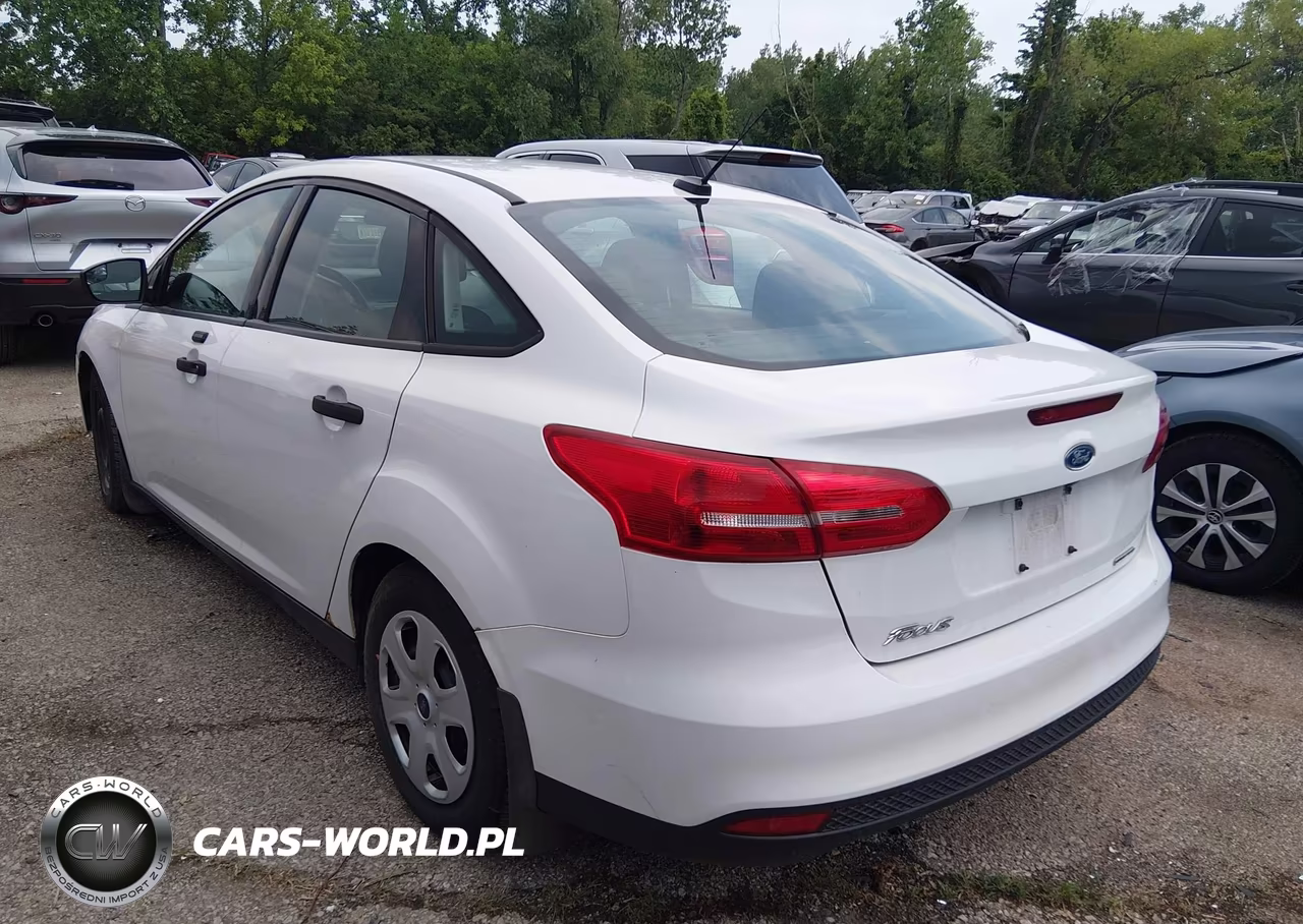 2016 Ford Focus S VIN:1FADP3E20GL202084 - 3