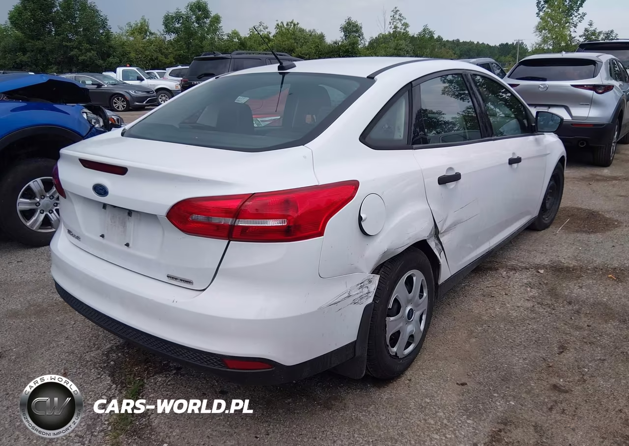 2016 Ford Focus S VIN:1FADP3E20GL202084 - 4