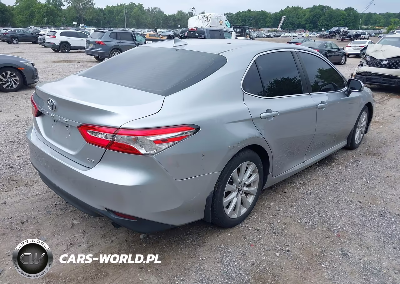 2019 Toyota Camry Le VIN:4T1B11HK5KU699568 - 4