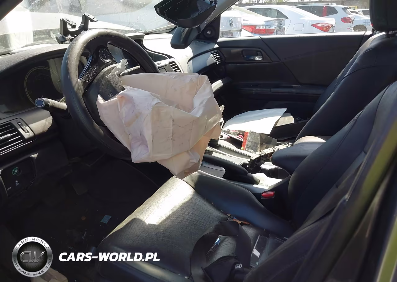2015 Honda Accord Hybrid Touring VIN:1HGCR6F71FA000393 - 15