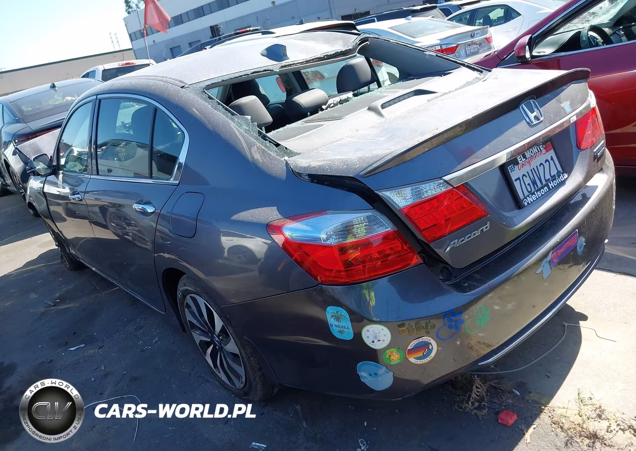 2015 Honda Accord Hybrid Touring VIN:1HGCR6F71FA000393 - 3