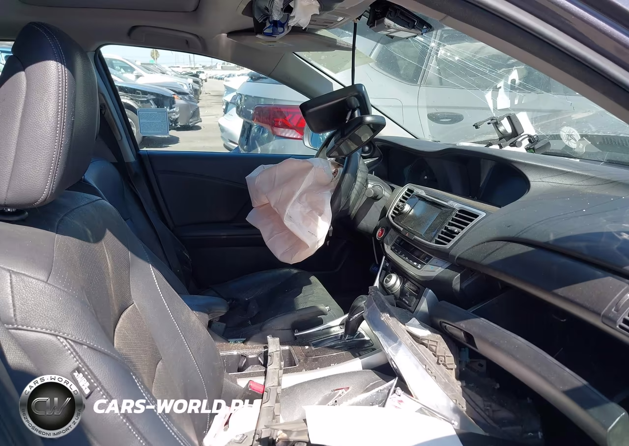 2015 Honda Accord Hybrid Touring VIN:1HGCR6F71FA000393 - 5