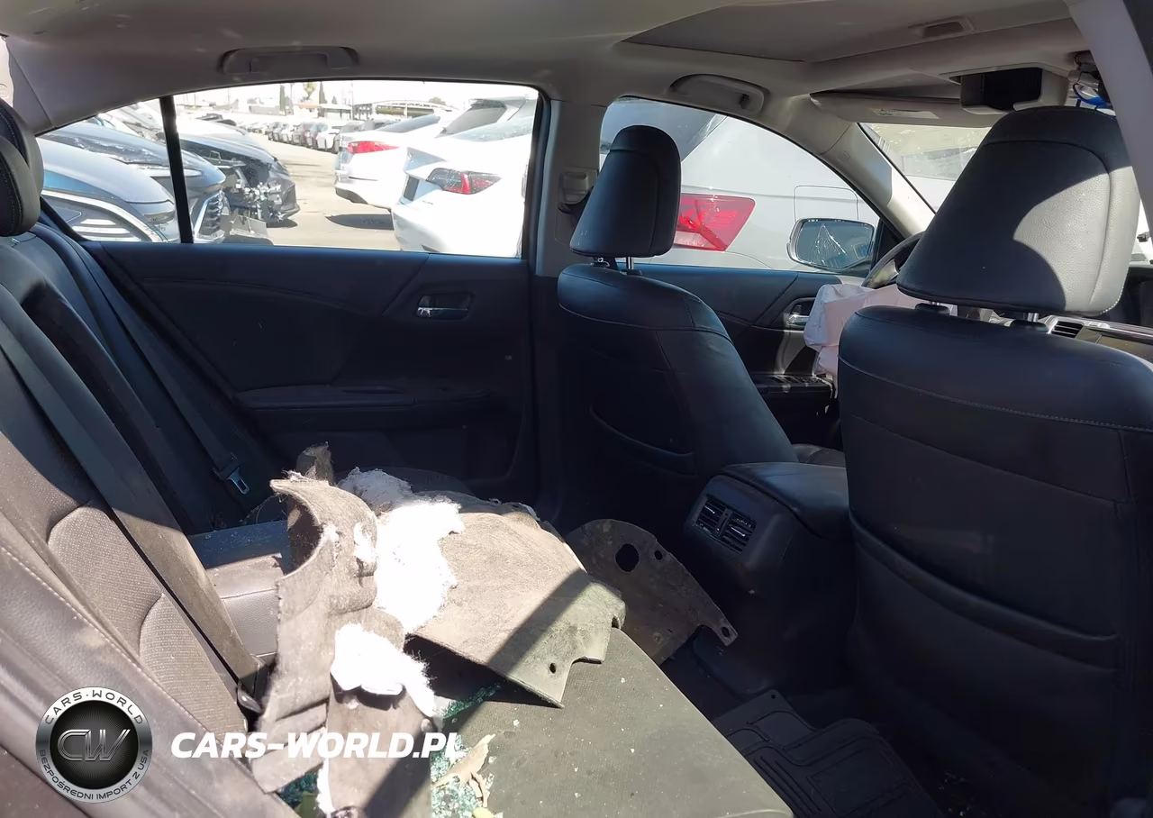 2015 Honda Accord Hybrid Touring VIN:1HGCR6F71FA000393 - 8