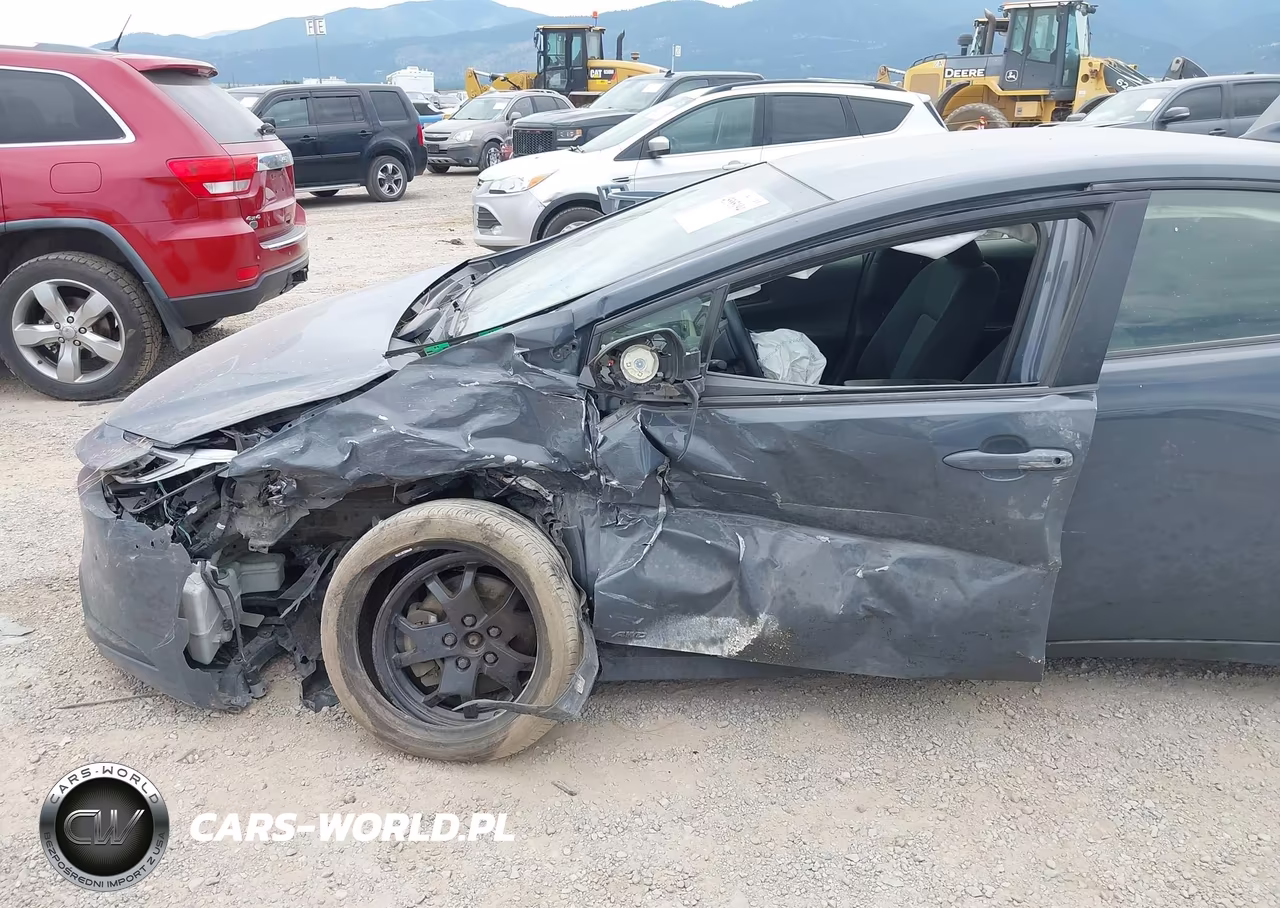 2024 Toyota Prius Le Awd-E VIN:JTDADABU2R3018414 - 6