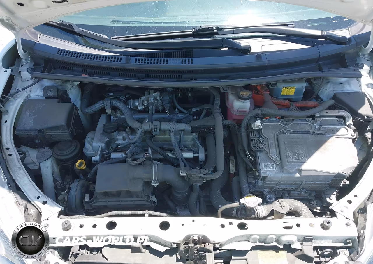 2015 Toyota Prius C Three VIN:JTDKDTB36F1091607 - 10