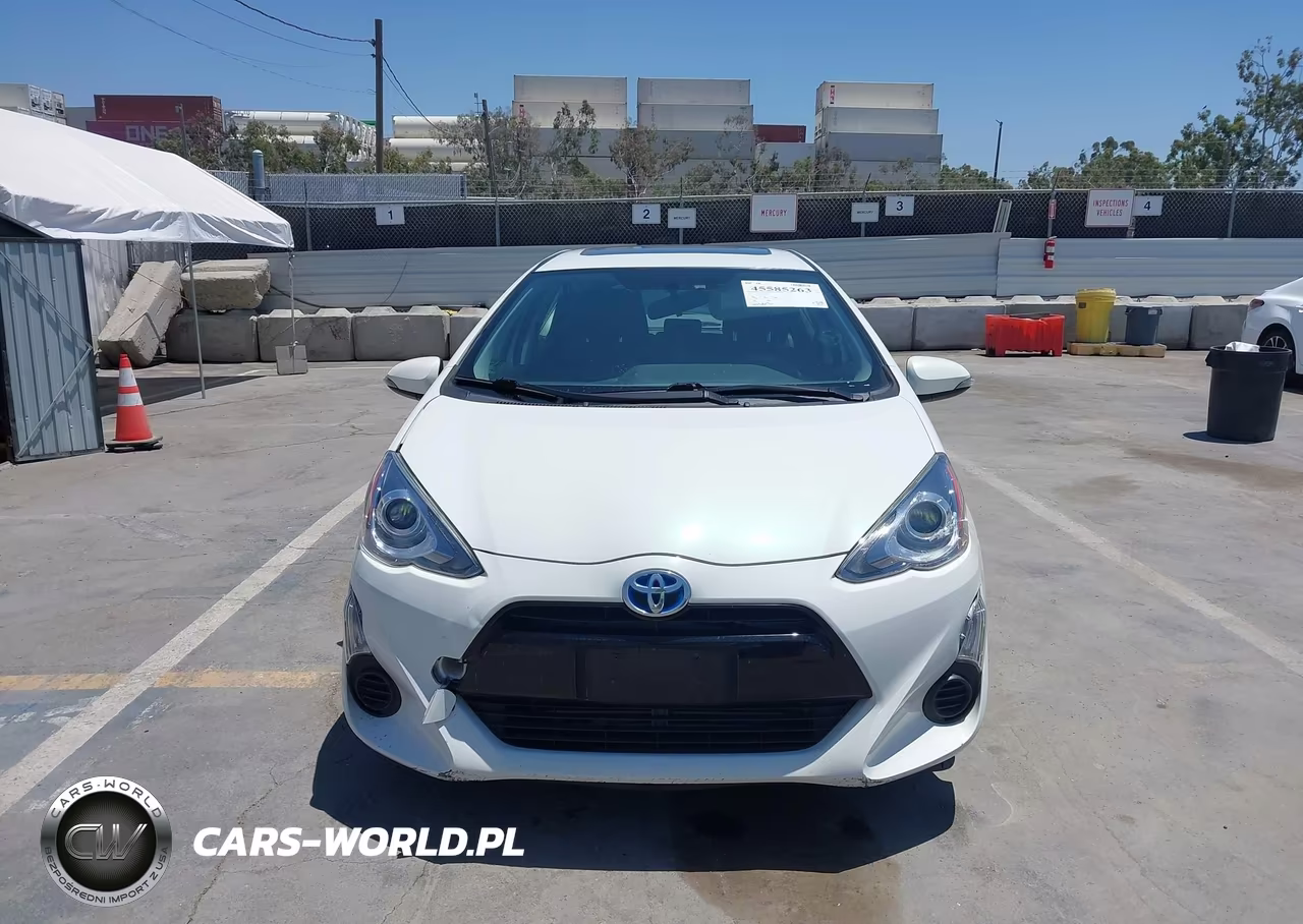 2015 Toyota Prius C Three VIN:JTDKDTB36F1091607 - 12