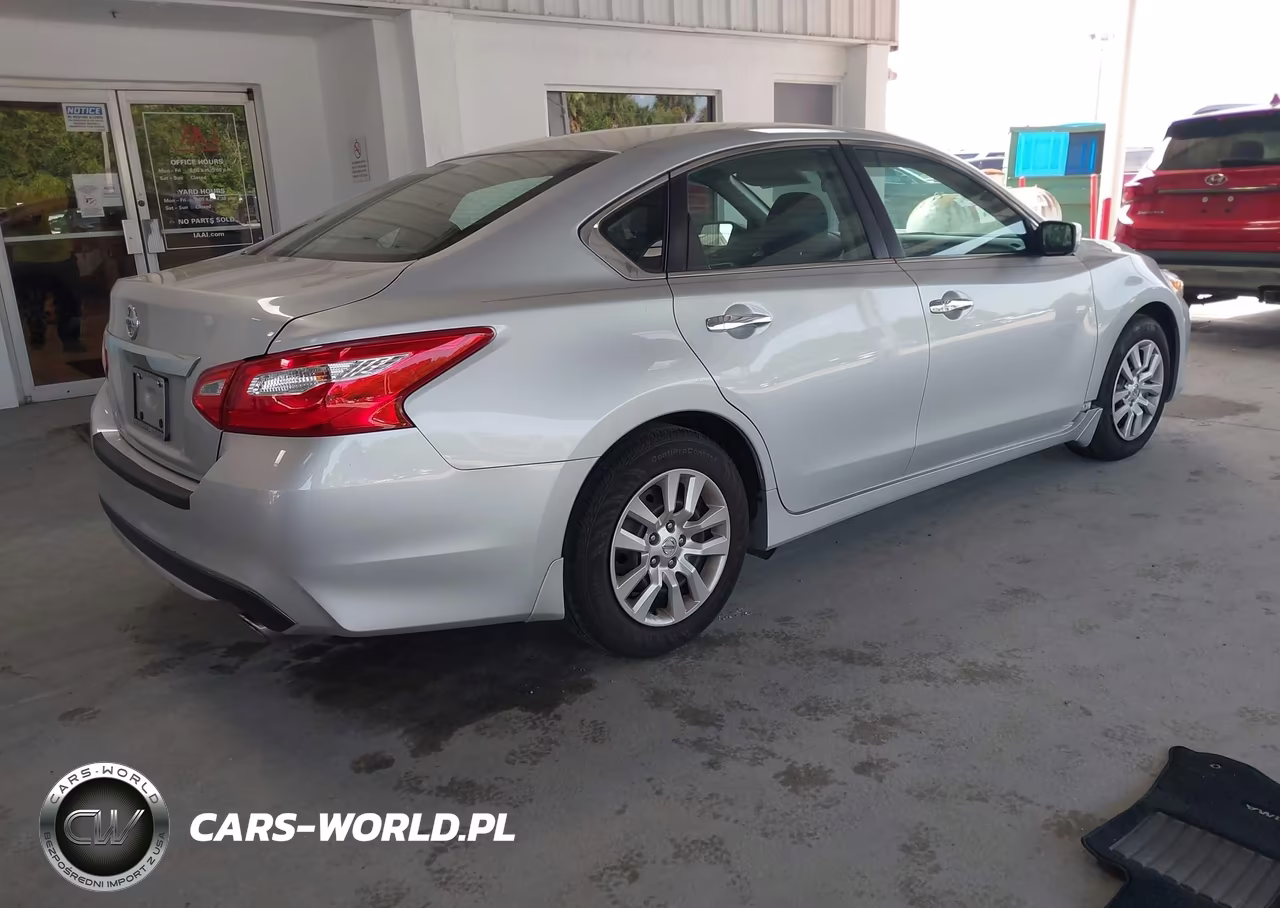2017 Nissan Altima 2.5 S VIN:1N4AL3AP5HC491013 - 4
