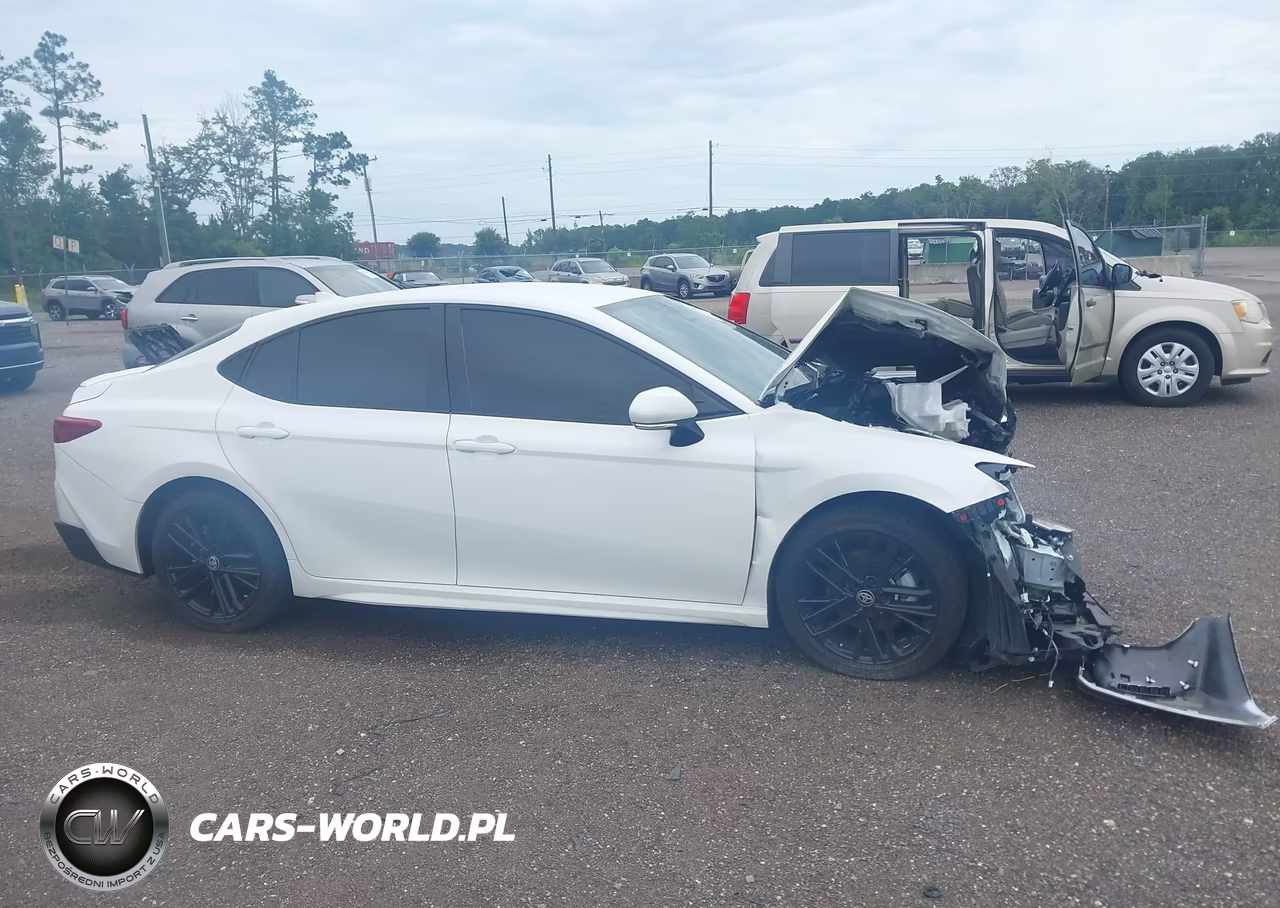 2025 Toyota Camry Se VIN:4T1DAACKXSU063826 - 13