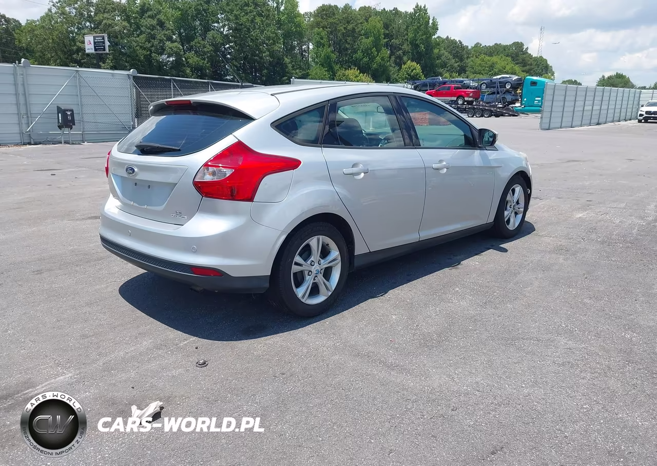 2014 Ford Focus Se VIN:1FADP3K27EL251915 - 4
