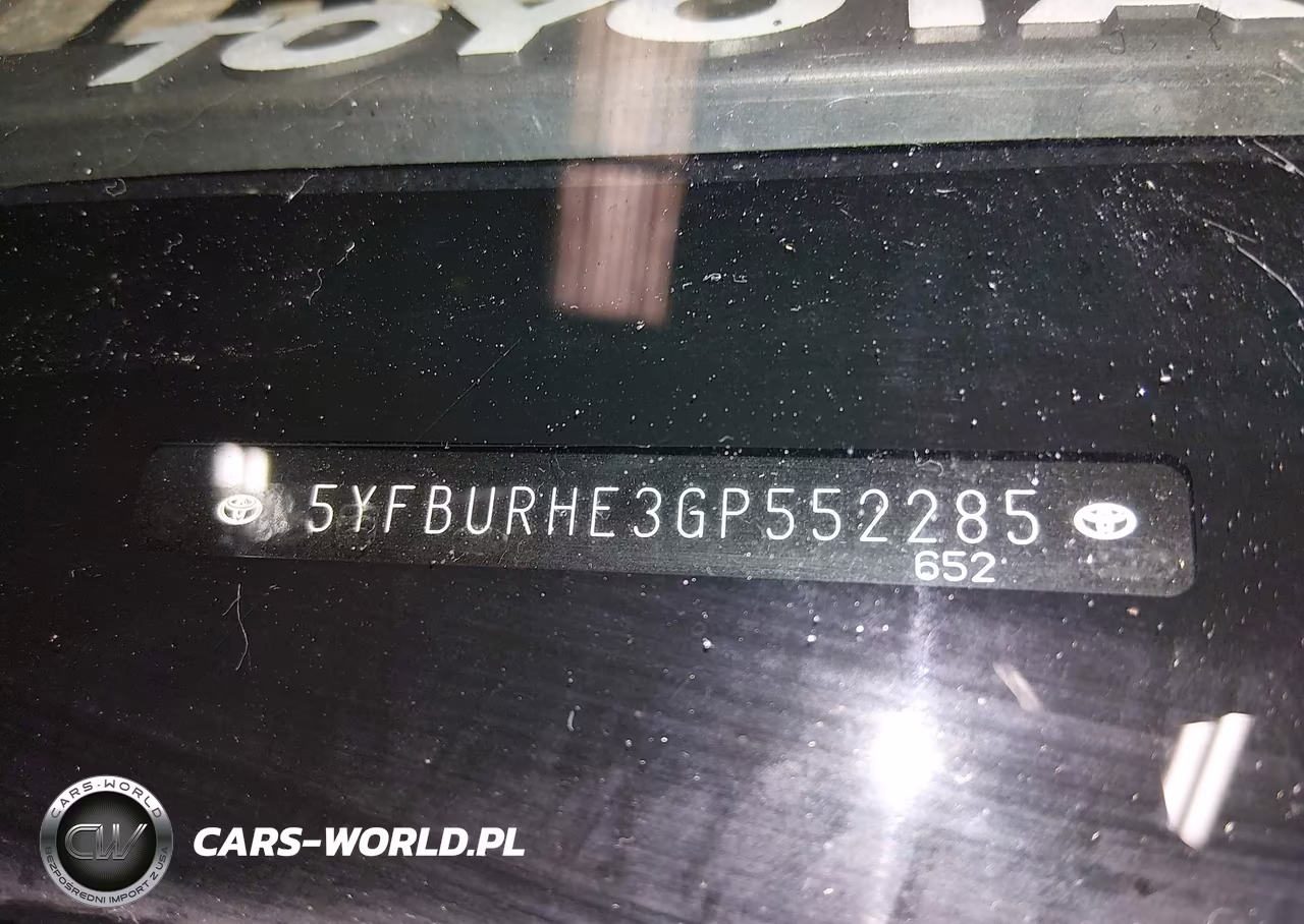 2016 Toyota Corolla Le VIN:5YFBURHE3GP552285 - 9