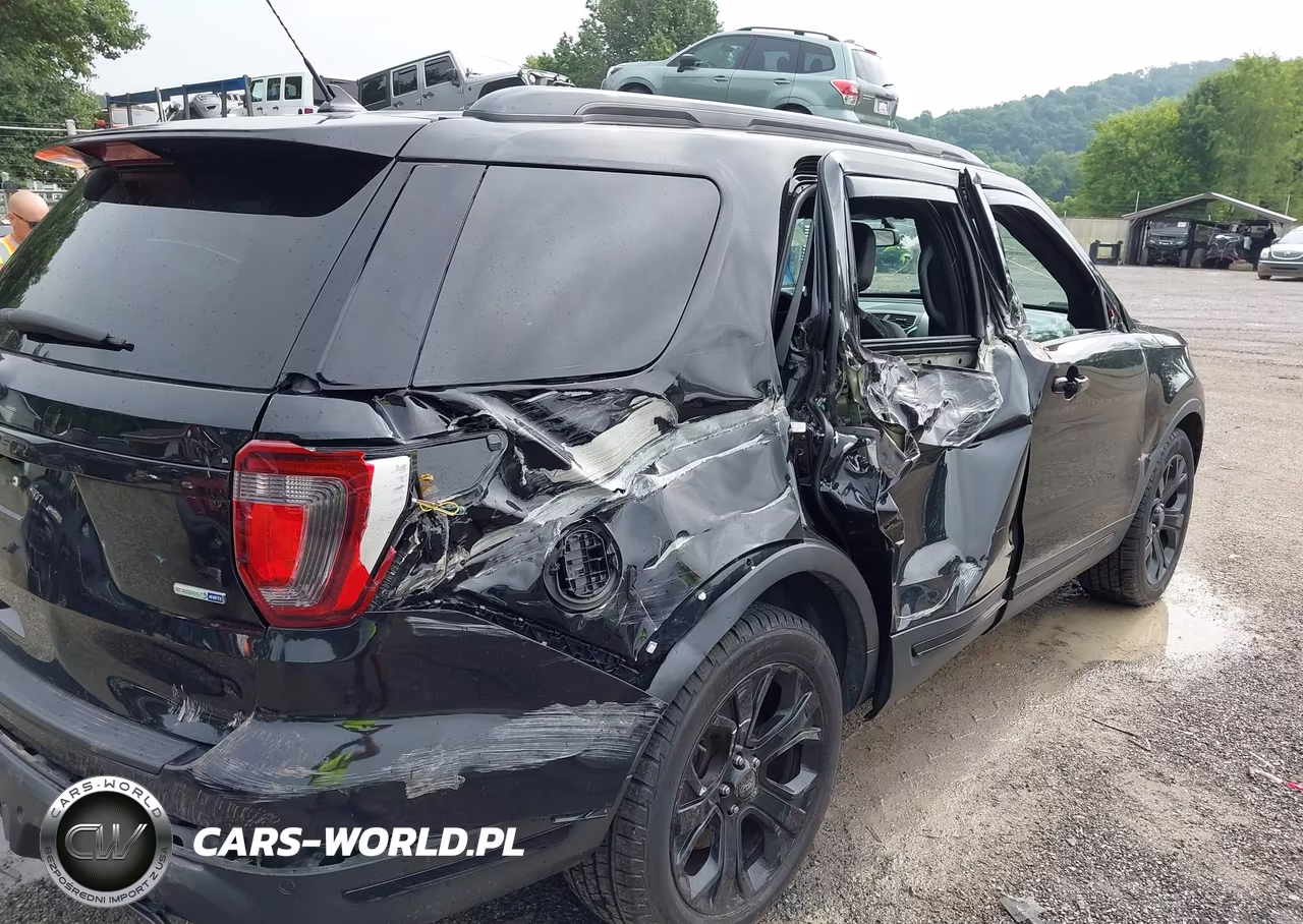 2019 Ford Explorer Sport VIN:1FM5K8GT1KGB52518 - 19