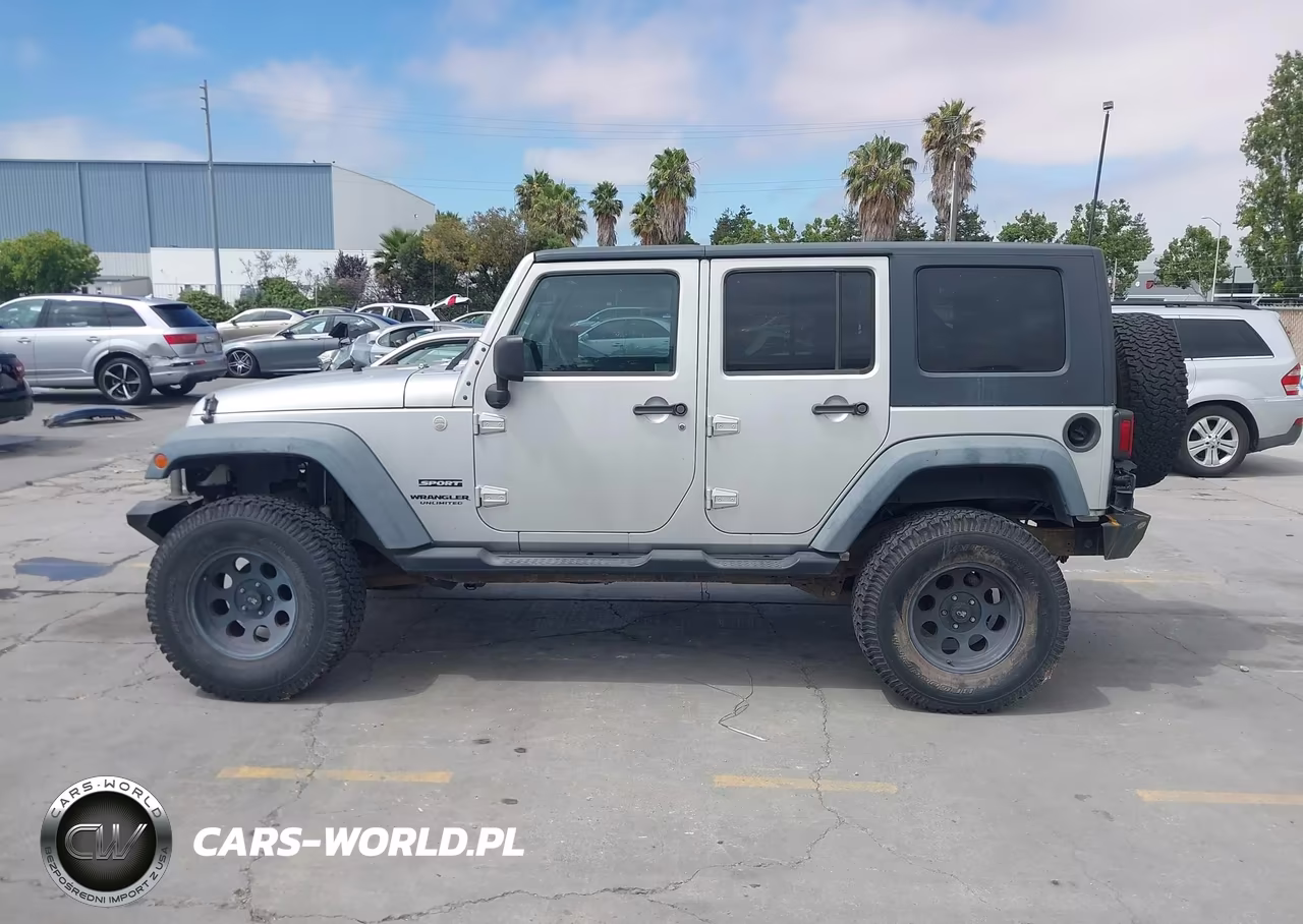 2010 Jeep Wrangler Unlimited Sport VIN:1J4BA3H13AL183943 - 14