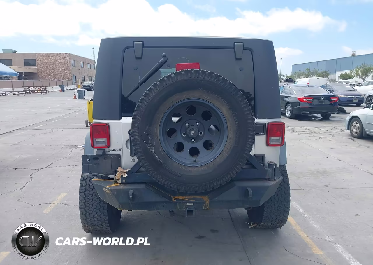 2010 Jeep Wrangler Unlimited Sport VIN:1J4BA3H13AL183943 - 16