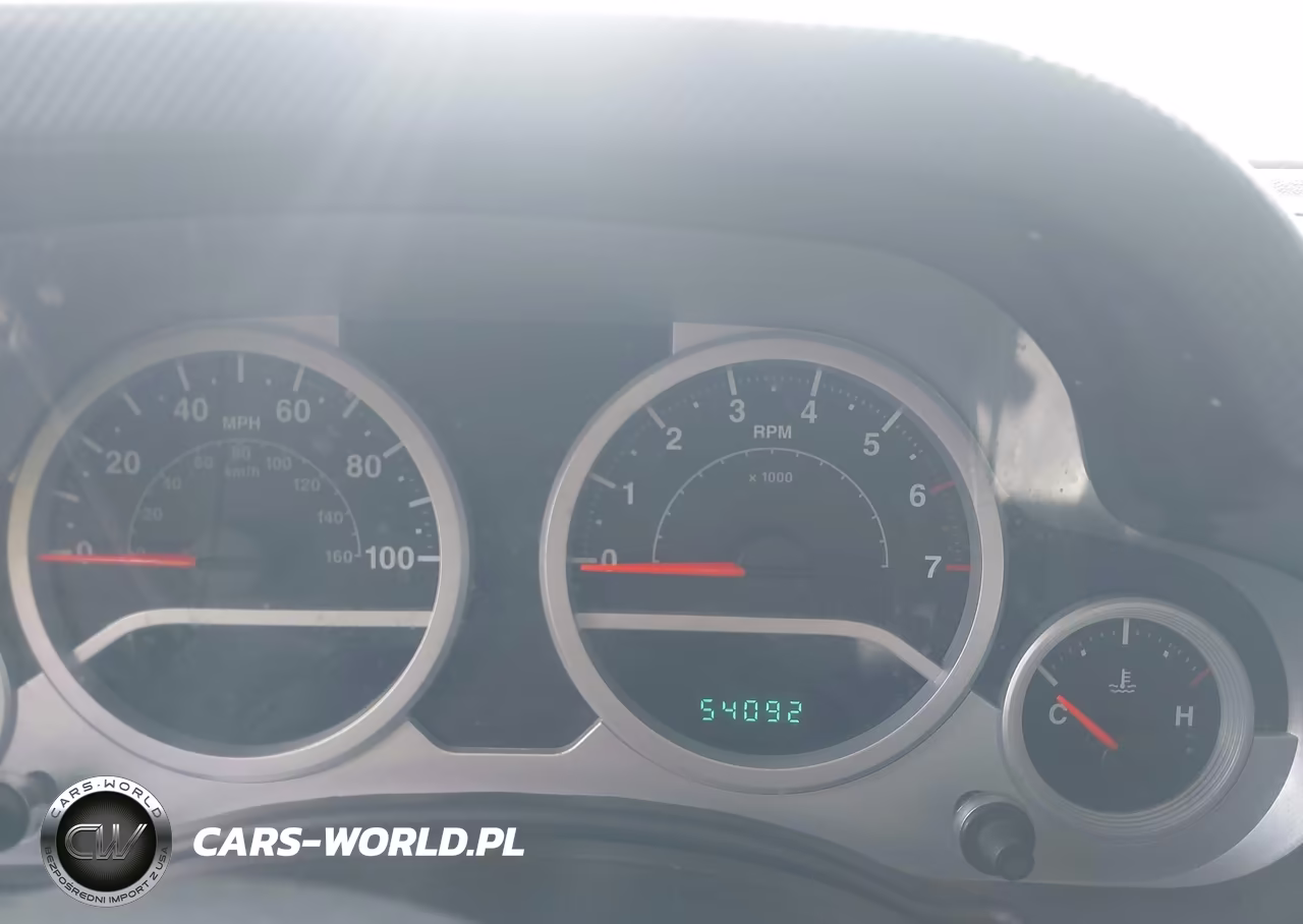 2010 Jeep Wrangler Unlimited Sport VIN:1J4BA3H13AL183943 - 7