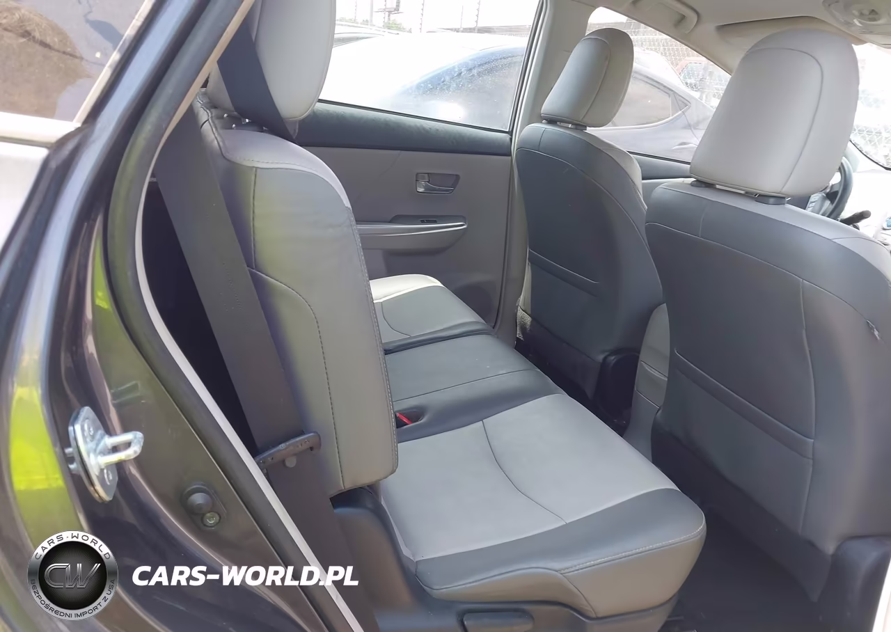 2016 Toyota Prius V Four VIN:JTDZN3EU9GJ049336 - 8