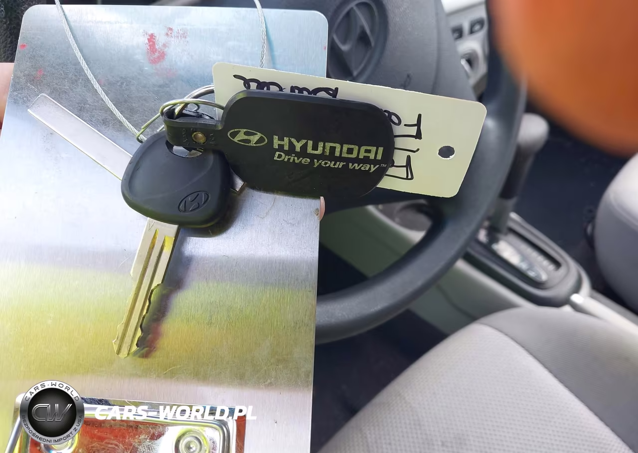 2008 Hyundai Accent Gls VIN:KMHCN46C08U227857 - 11