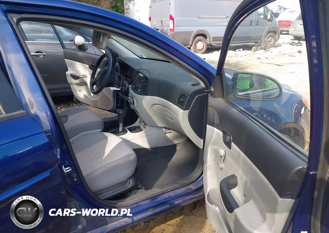2008 Hyundai Accent Gls VIN:KMHCN46C08U227857 - 5