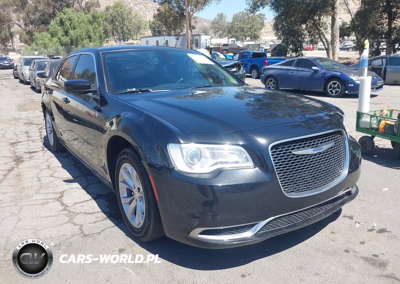 2019 Chrysler 300 Touring – zdjęcie 1 z 17