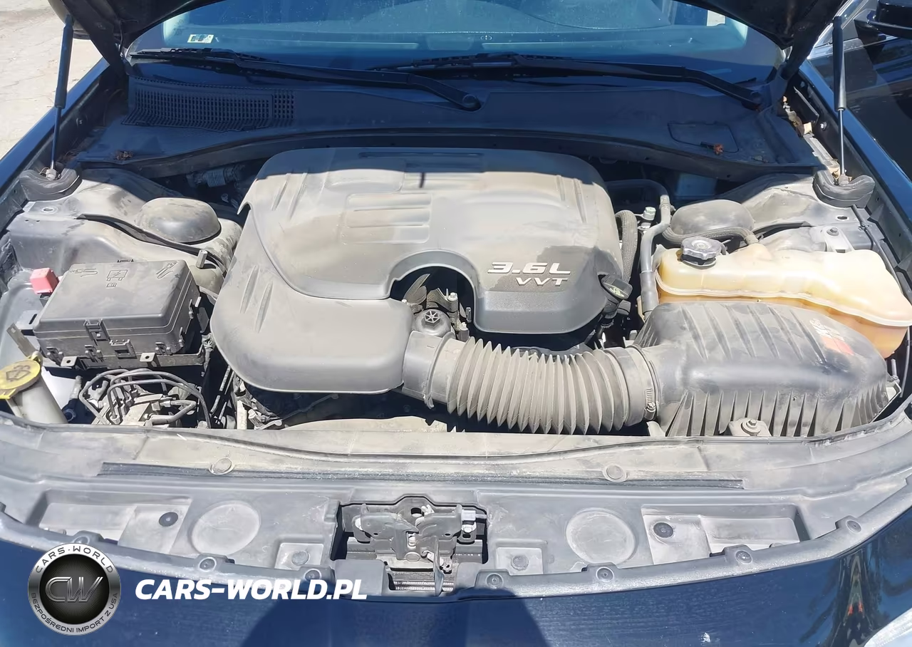 2019 Chrysler 300 Touring VIN:2C3CCAAG2KH654555 - 10