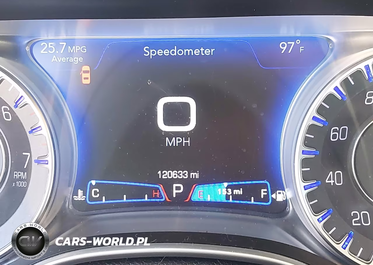 2019 Chrysler 300 Touring VIN:2C3CCAAG2KH654555 - 16