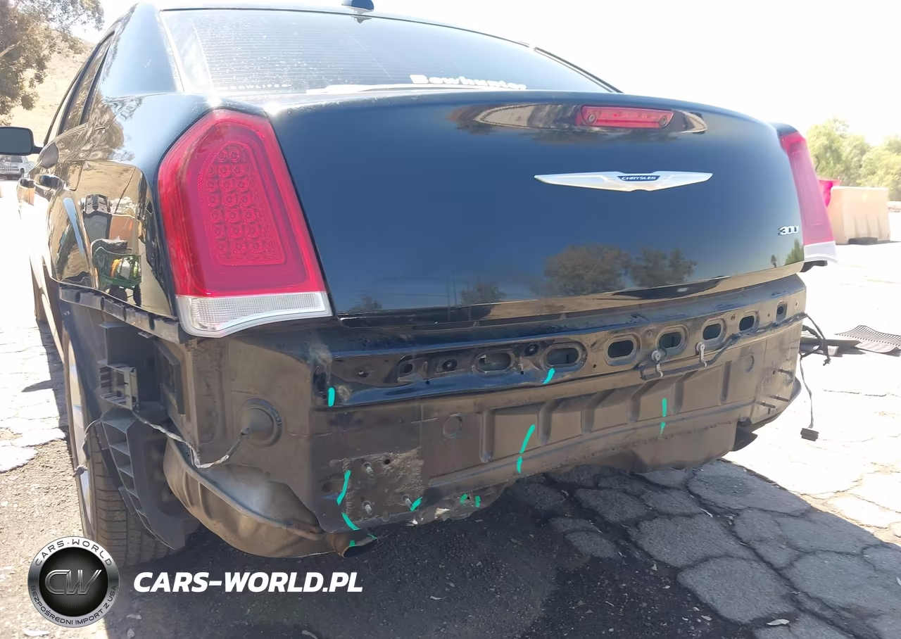 2019 Chrysler 300 Touring VIN:2C3CCAAG2KH654555 - 6