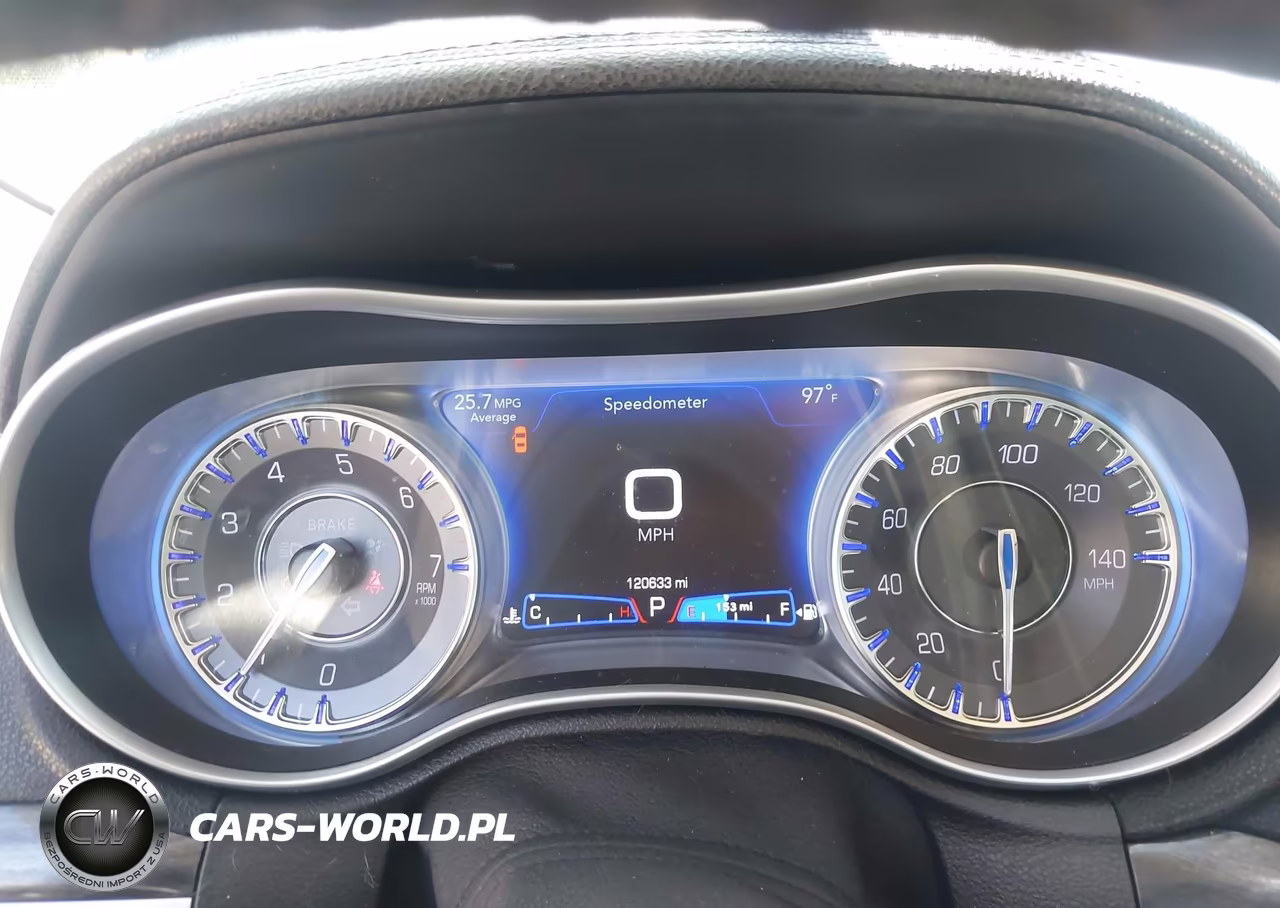 2019 Chrysler 300 Touring VIN:2C3CCAAG2KH654555 - 7