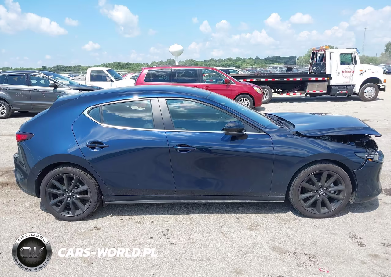 2025 Mazda Mazda3 2.5 S Select Sport VIN:JM1BPAKM1S1792375 - 13