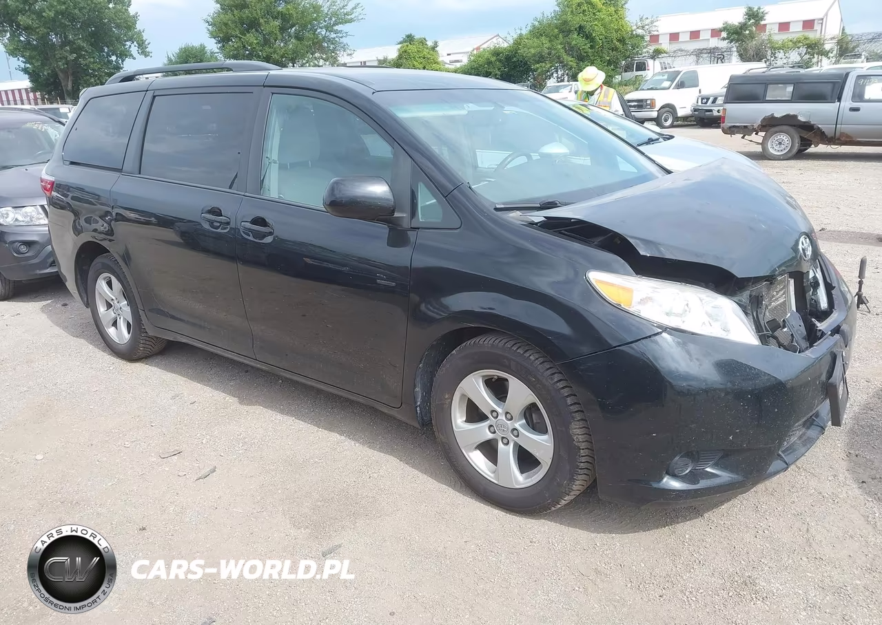 2016 Toyota Sienna Le 8 Passenger