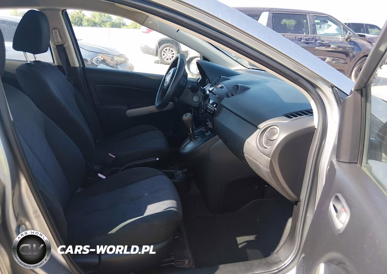2013 Mazda Mazda2 Sport VIN:JM1DE1KY6D0170459 - 5