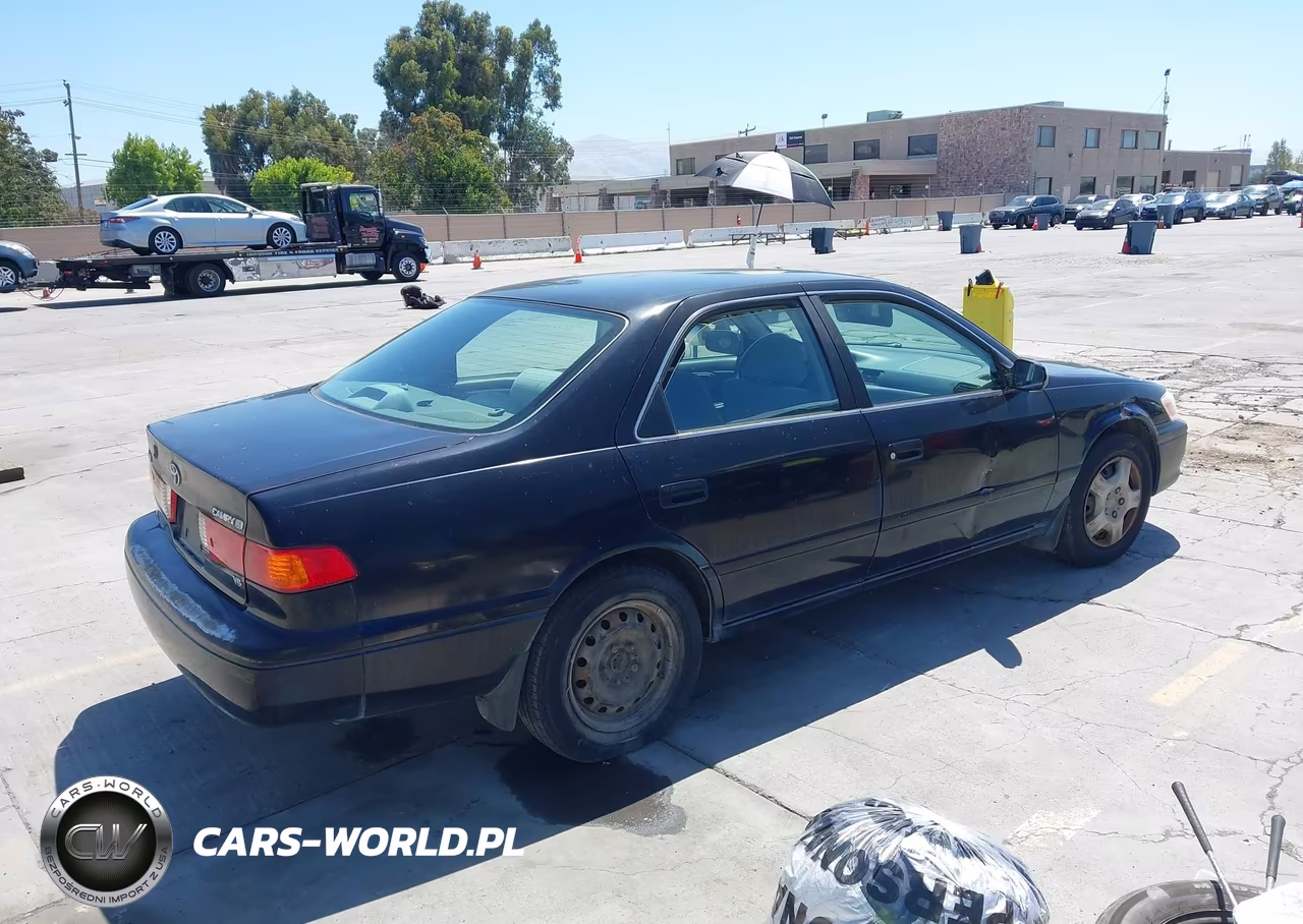 2000 Toyota Camry Le V6 VIN:JT2BF22K7Y0258683 - 4