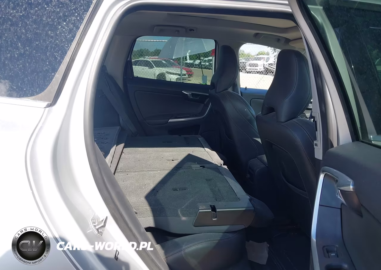 2017 Volvo Xc60 T5 Dynamic VIN:YV440MDR9H2200583 - 8